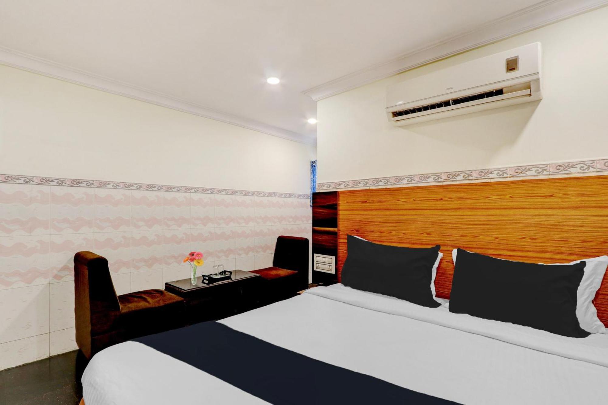 Hotel O Hanuman Pet Near Railway Station Vidzsajavádá Kültér fotó