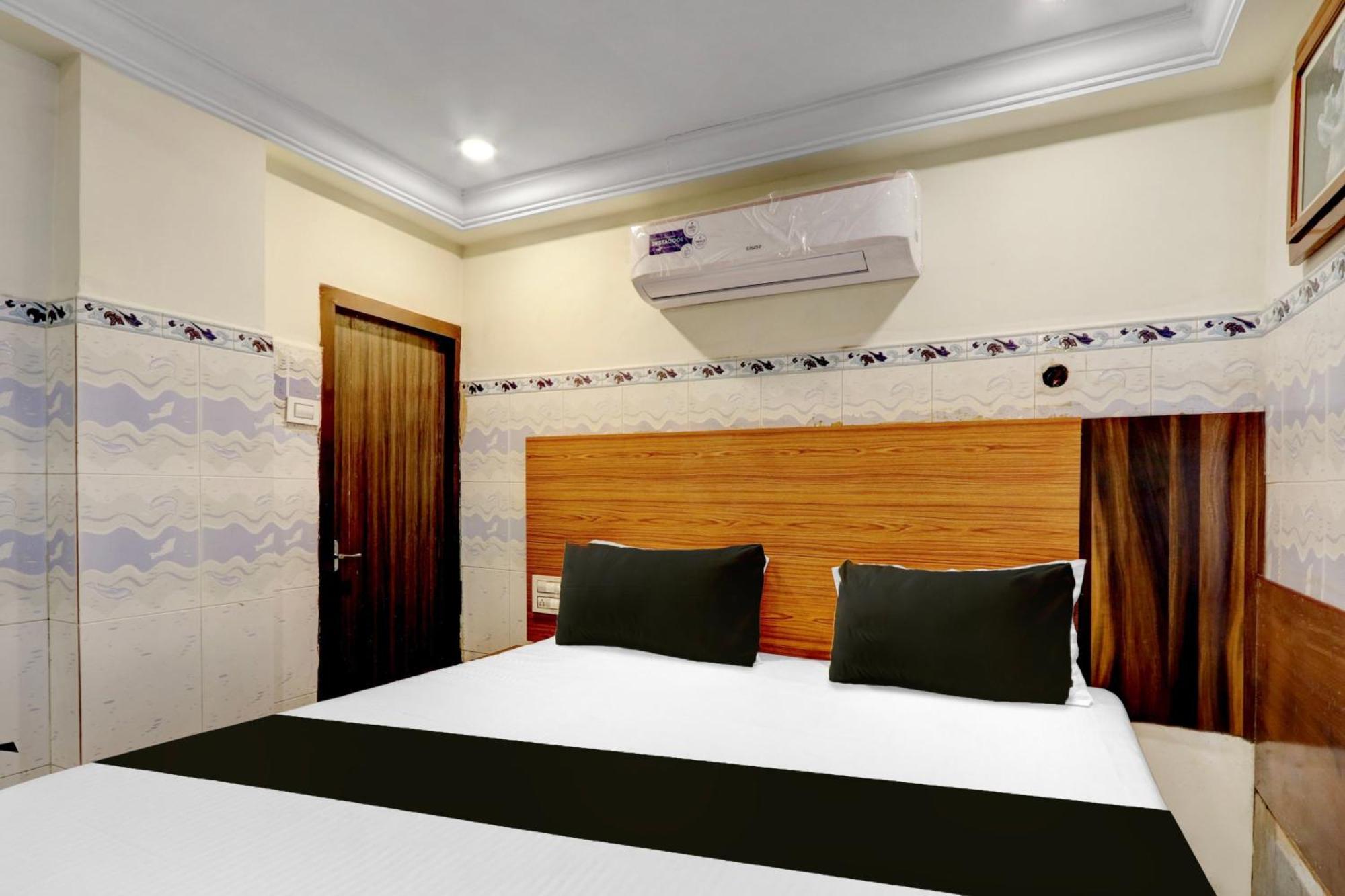 Hotel O Hanuman Pet Near Railway Station Vidzsajavádá Kültér fotó